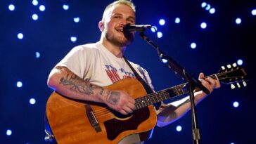 country-singer-zach-bryan-goes-woke,-portrays-ice-as-child-scaring-villains-in-vulgar-new-song