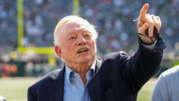 nfl-fines-cowboys’-jerry-jones-for-obscene-gesture:-report