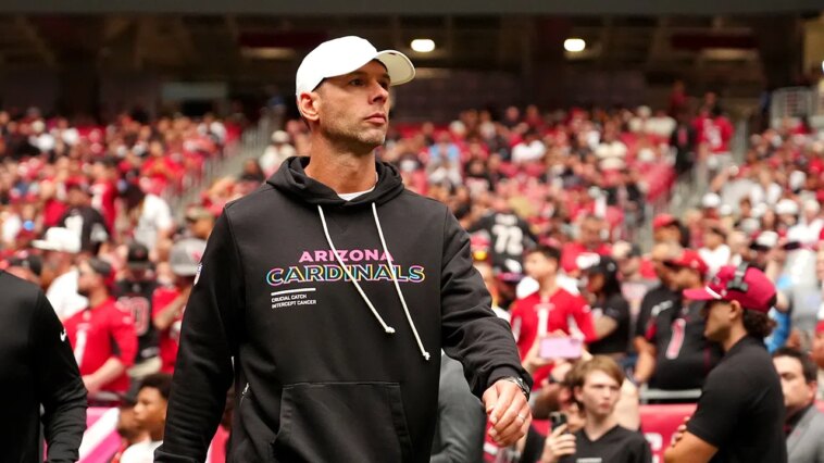 cardinals-coach-jonathan-gannon-under-nflpa-investigation-after-appearing-to-strike-player:-report