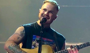 the-new-natalie-maines?-country-music-superstar-sparks-national-uproar-after-launching-a-disgusting-attack-on-cops,-ice,-and-america-in-new-song-(audio)