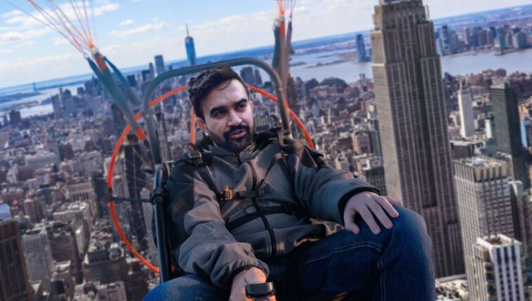 in-honor-of-october-7th,-mamdani-paraglides-into-campaign-event