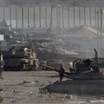 israel-hamas-ceasefire-takes-effect,-idf-begins-pulling-back-in-gaza