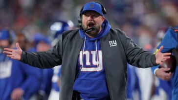nfl-reviewing-giants-handling-of-concussion-protocol-after-brian-daboll’s-tense-exchange-with-team-doctor