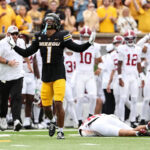 alabama-wr-derek-meadows-helped-off-early-vs.-missouri-after-brutal-hit,-targeting-call