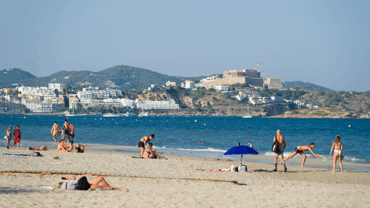 tourist-hot-spot-shaken-after-human-foot-washes-ashore;-police-launch-investigation:-reports