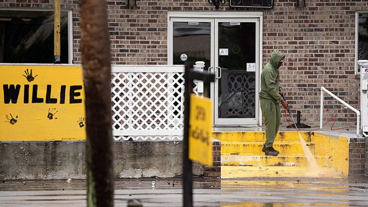 shooting-at-crowded-south-carolina-bar-leaves-at-least-4-dead,-20-others-injured