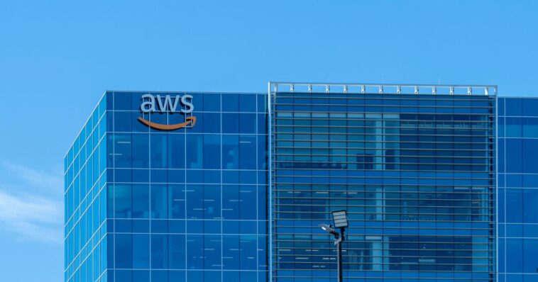 numerous-major-websites-knocked-offline-by-cloud-computing-outage