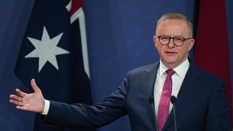 australian-prime-minister’s-plane-makes-emergency-landing-in-st.-louis-after-leaving-washington