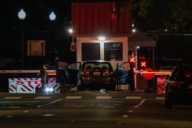 man-arrested-after-crashing-into-secret-service-security-gate-outside-white-house