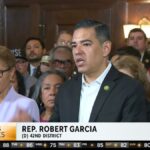 dem-lawmakers-announce-creation-of-‘master-ice-tracker’-as-agents-face-1,000%-increase-in-attacks