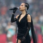historic-nfl-game-sparks-controversy-after-what-the-national-anthem-singer-wore