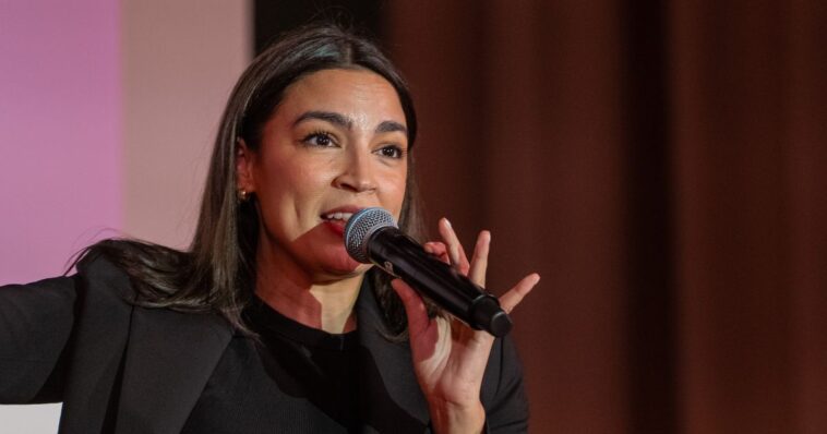 democrat-division:-aoc-pumps-the-brakes-on-progressive-primary-challenge-to-house-minority-leader-hakeem-jeffries