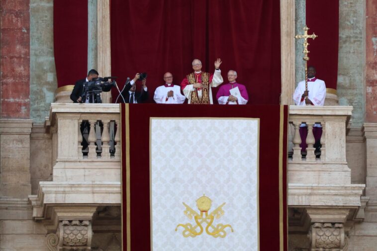 pope-leo-clarifies-immigration-stance:-every-nation-has-the-right-to-control-its-borders