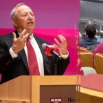 larry-summers-caught-on-camera-telling-harvard-students-he-feels-‘shame’-over-jeffrey-epstein-communications