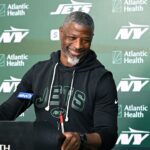 the-iconic-new-york-photo-aaron-glenn-is-using-to-epitomize-his-steady-jets-culture-change