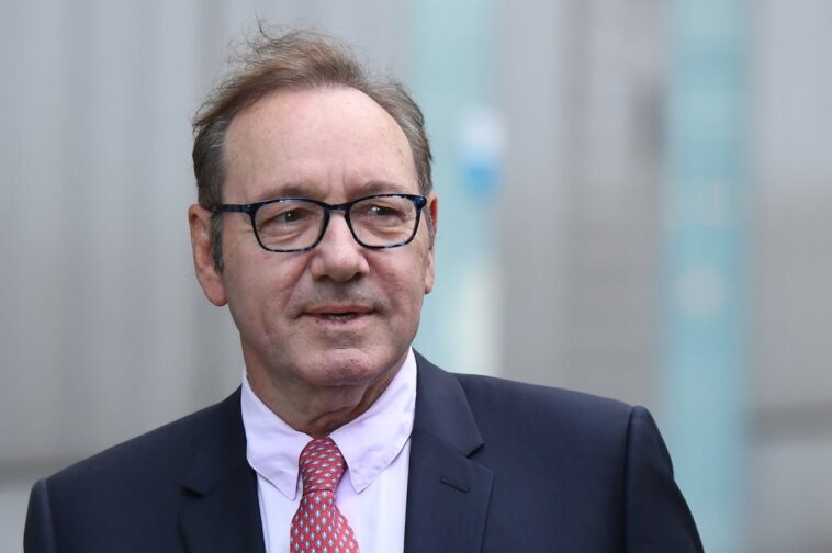 kevin-spacey-says-he’s-homeless-following-sex-abuse-scandal