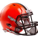 embarrassed-cleveland-browns-suddenly-realize-they-forgot-to-put-a-logo-on-their-helmets-this-whole-time