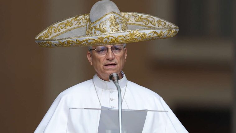 in-show-of-support-for-immigrants,-pope-leo-dons-new-papal-sombrero