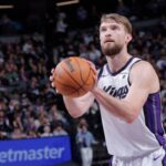 sources:-kings’-sabonis-out-at-least-3-4-weeks