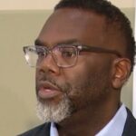 watch:-chicago-mayor-brandon-johnson-shrugs-off-man-with-49-prior-arrests-dousing-woman-with-gasoline-and-setting-her-on-fire-on-chicago-train-–-“this-is-an-isolated-incident”