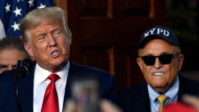 trump-pardons-rudy-giuliani,-mark-meadows,-sidney-powell,-others-involved-in-2020-election-interference-saga