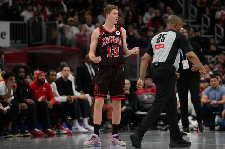 nba-cup:-bulls’-kevin-huerter-ejected-for-lightly-batting-ball-at-ref