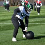 harrison-phillips-showing-jets-what-playing-through-pain-looks-like