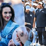 jordon-hudson-takes-in-unc-warmups-from-sideline-before-bill-belichick’s-squad-loses-to-duke