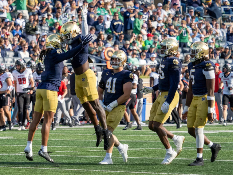 notre-dame-builds-21-0-lead-on-syracuse-before-offense-takes-the-field-in-70-7-win