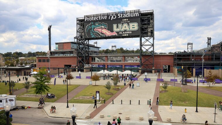 uab-football-player-allegedly-stabs-2-teammates-hours-before-scheduled-game-against-south-florida