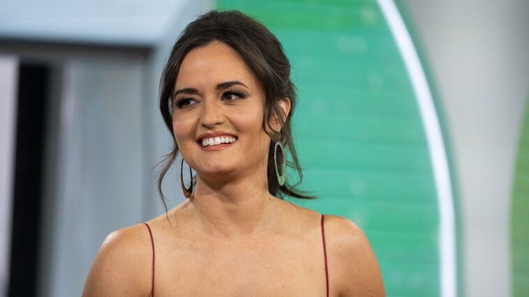 danica-mckellar-urges-families-to-‘keep-it-simple’-to-dodge-holiday-dinner-drama