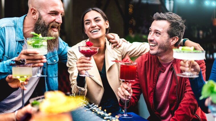 younger-drinkers-go-booze-free,-but-not-everyone’s-toasting-the-holiday-mocktail-takeover