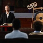 senior-pastor-installs-‘heresy-gong’-for-when-associate-pastor-preaches