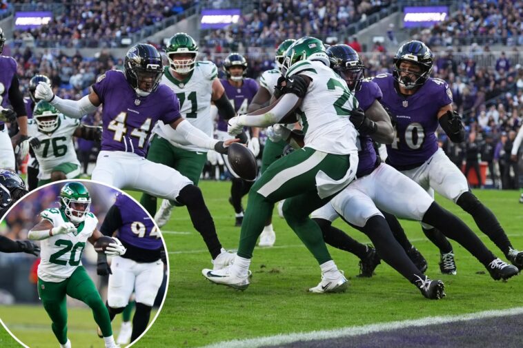 jets-rally-around-breece-hall-after-agonizing-deja-vu-moment-that-changed-everything