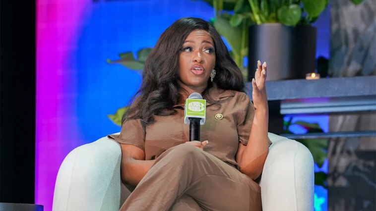 far-left-firebrand-spends-eye-popping-amount-of-campaign-cash-on-luxury-hotels,-‘top-tier’-limo-services