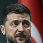 former-zelensky-press-secretary-calls-for-ukraine-to-take-peace-deal:-ukraine-is-‘bleeding-out’