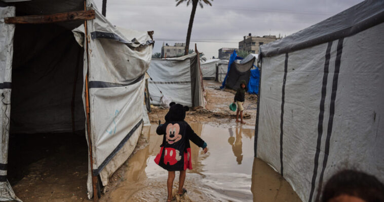 gaza-residents-ask-‘where-is-hamas?’-as-heavy-rain-destroys-shelters-and-brings-flooding