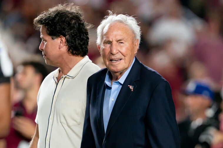 lee-corso-does-not-appear-to-be-enjoying-retirement-from-espn’s-‘college-gameday’:-‘it-sucks’