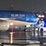 passenger-allegedly-opens-emergency-exit-door-on-taxiing-plane,-deploys-slide-at-atlanta-airport:-police