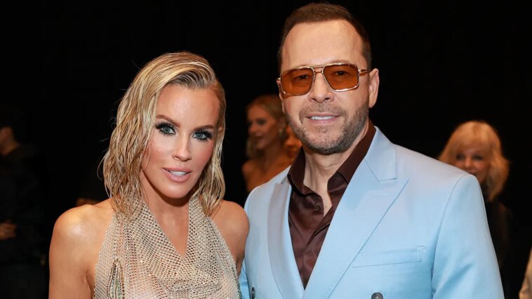 donnie-wahlberg’s-‘midnight’-thanksgiving-obsession-with-wife-jenny-mccarthy