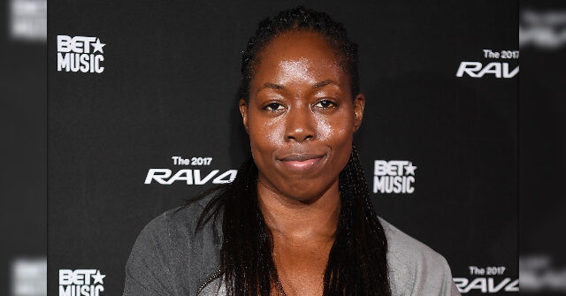 watch:-singer-tish-hyman-calls-out-eric-swalwell-for-dodging-question-about-allowing-men-in-women’s-locker-rooms