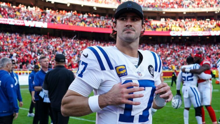 colts’-jones-has-lingering-injury;-insists-he’ll-play