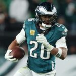 black-friday-betting:-big-games-coming-for-hurts,-barkley-vs.-streaking-bears?