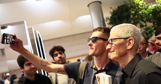 researchers:-americans-holding-on-to-old-tech-devices-is-hurting-the-economy