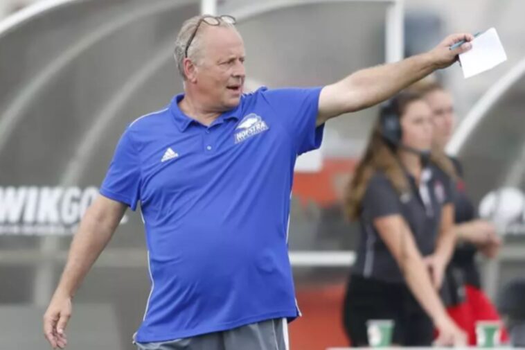 hofstra’s-longtime-men’s-soccer-coach-on-magical-ride-in-his-final-season