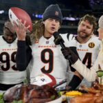 bengals’-joe-burrow-makes-sour-face-over-maryland-crabs-during-postgame-thanksgiving-meal