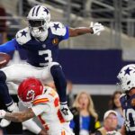 cowboys’-george-pickens-goes-airborne-in-stunning-maneuver-to-keep-drive-alive