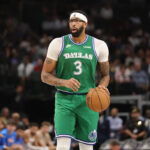 mavericks’-anthony-davis-receives-warm-welcome-from-lakers-crowd-in-return-to-los-angeles