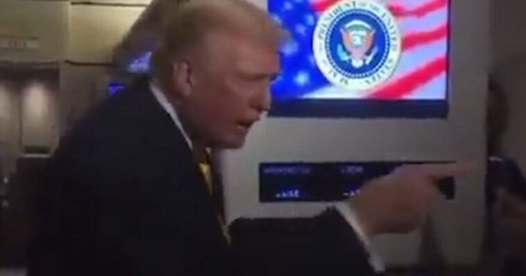 lol!-white-house-savages-“scumbag”-ex-cnn-reporter-for-lashing-out-about-trump-calling-reporters-“piggy”-and-“stupid”