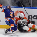 kyle-palmieri-sets-up-goal-while-skating-to-islanders’-bench-after-tearing-acl